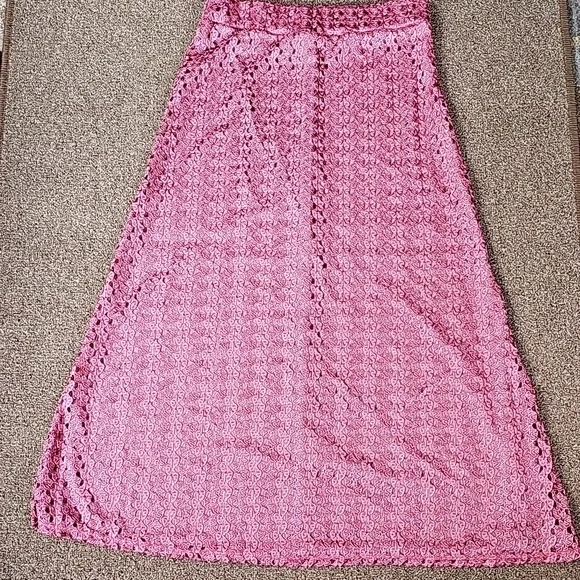 Lace Lined Skirt - Picture 3 of 10